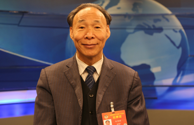 全國政協(xié)常委、中國作家協(xié)會副主席白庚勝：民族文化的保護與發(fā)展