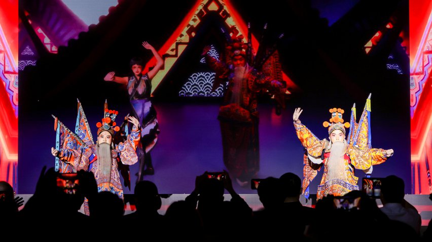 京劇演員與虛擬人“跨次元”合作《新定軍山》。主辦方供圖