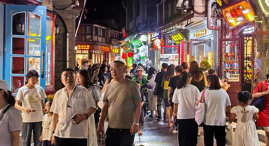 夜經(jīng)濟(jì)點亮京城